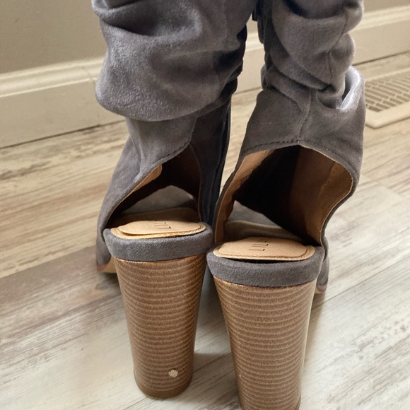 Open toe and back heeled boots - Picture 4 of 4